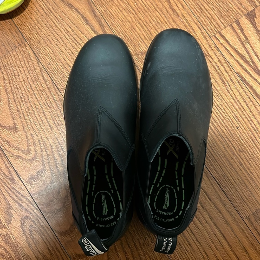 Seldom wear and in a good condition